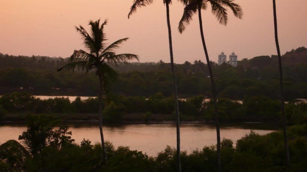 Sol De Goa Hotel Candolim Exterior photo